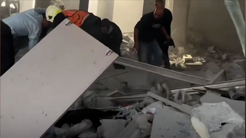 “خرج بأعجوبة”.. إنقاذ مسن فلسـ.طيني من تحت الأنقاض “خرج بأعجوبة”.. إنقاذ مسن فلسـ.طيني من تحت الأنقاض