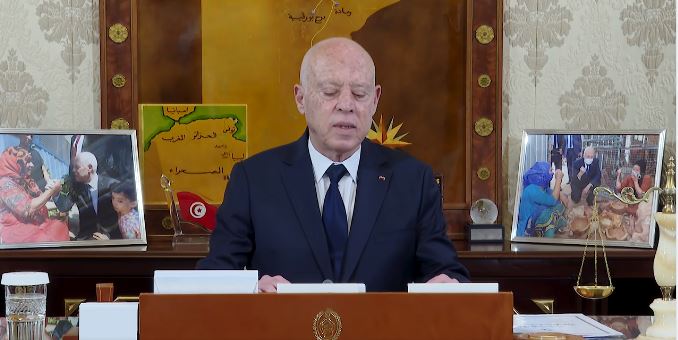 اجور مرتفعة.. الرئيس يكشف عن فساد بالكرامة القابضة اجور مرتفعة.. الرئيس يكشف عن فساد بالكرامة القابضة