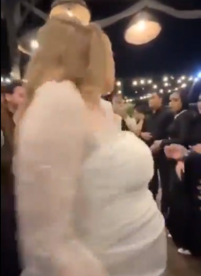 عروس مصرية تحتفل بزواجها وهي حامل وتثير الجدل.. ما القصة؟