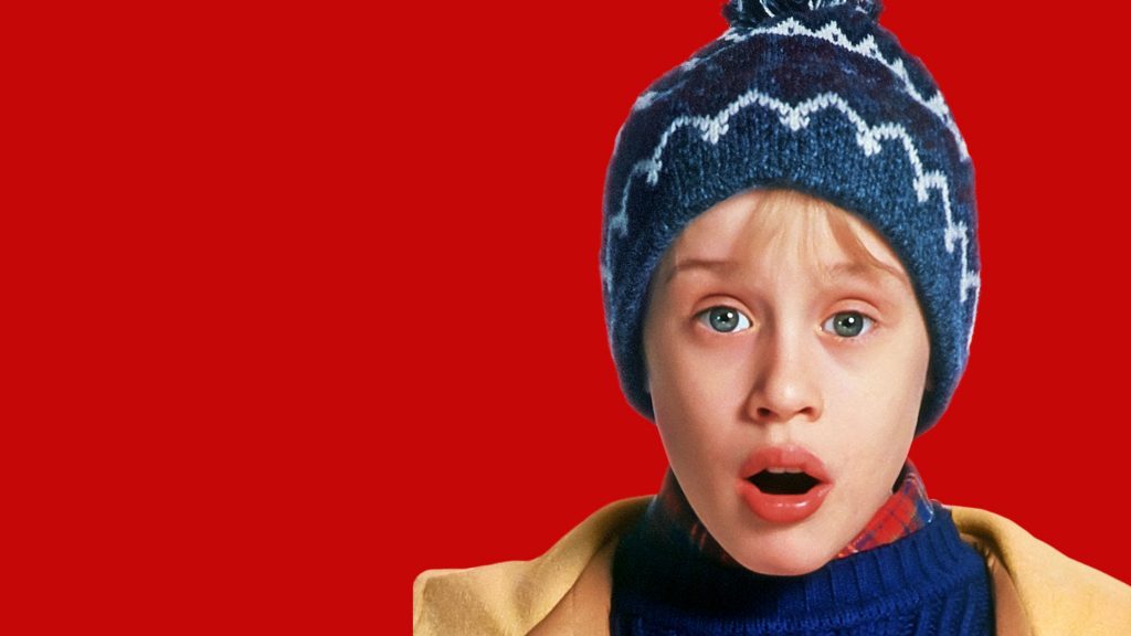 قصة فيلم HOME ALONE تتحول إلى حقيقة في رحلة طفل خلال عيد الميلاد