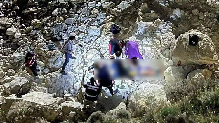 نهاية مآساوية لفتاة دقائق بعد تلقيها عرضا للزواج (صور) نهاية مآساوية لفتاة دقائق بعد تلقيها عرضا للزواج (صور)