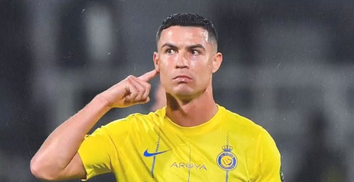 هكذا رد رونالدو على استفزازات جماهير الشباب بعد ترديد اسم ميسي