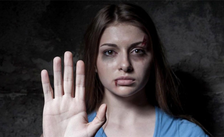 وزيرة المرأة.. تلقينا اكثر من 12 الف اشعار بالعنف ضد المرأة في سنة