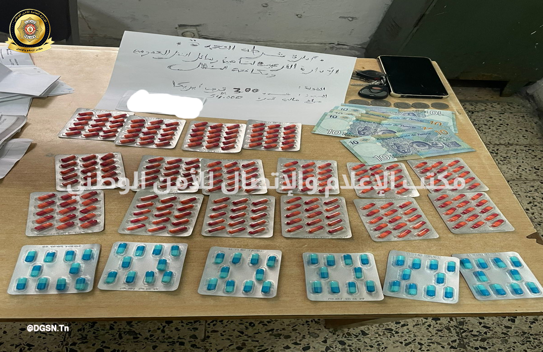 العاصمة/ الإطاحة بمروّج وبحوزته 300 قرص مخدّر