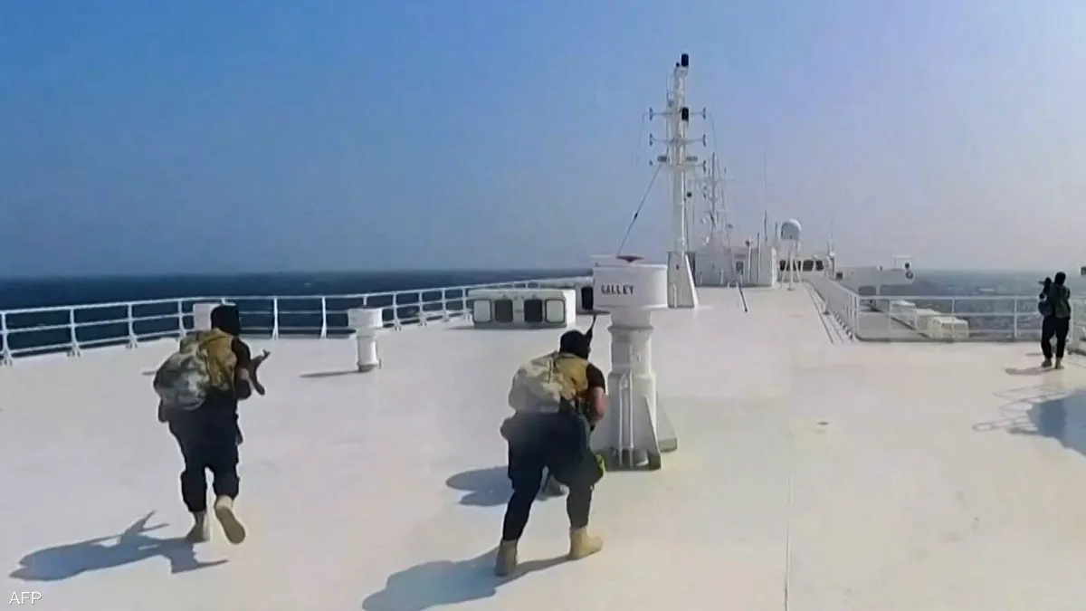 الحوثـ.يون يمهلون الأمريكيين والبريطانيين المقيمين شهرا لمغادرة اليمن