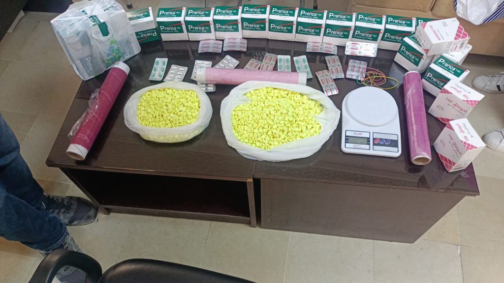 الداخلية تكشف تفاصيل الإطاحة بشبكة ترويج مخدرات