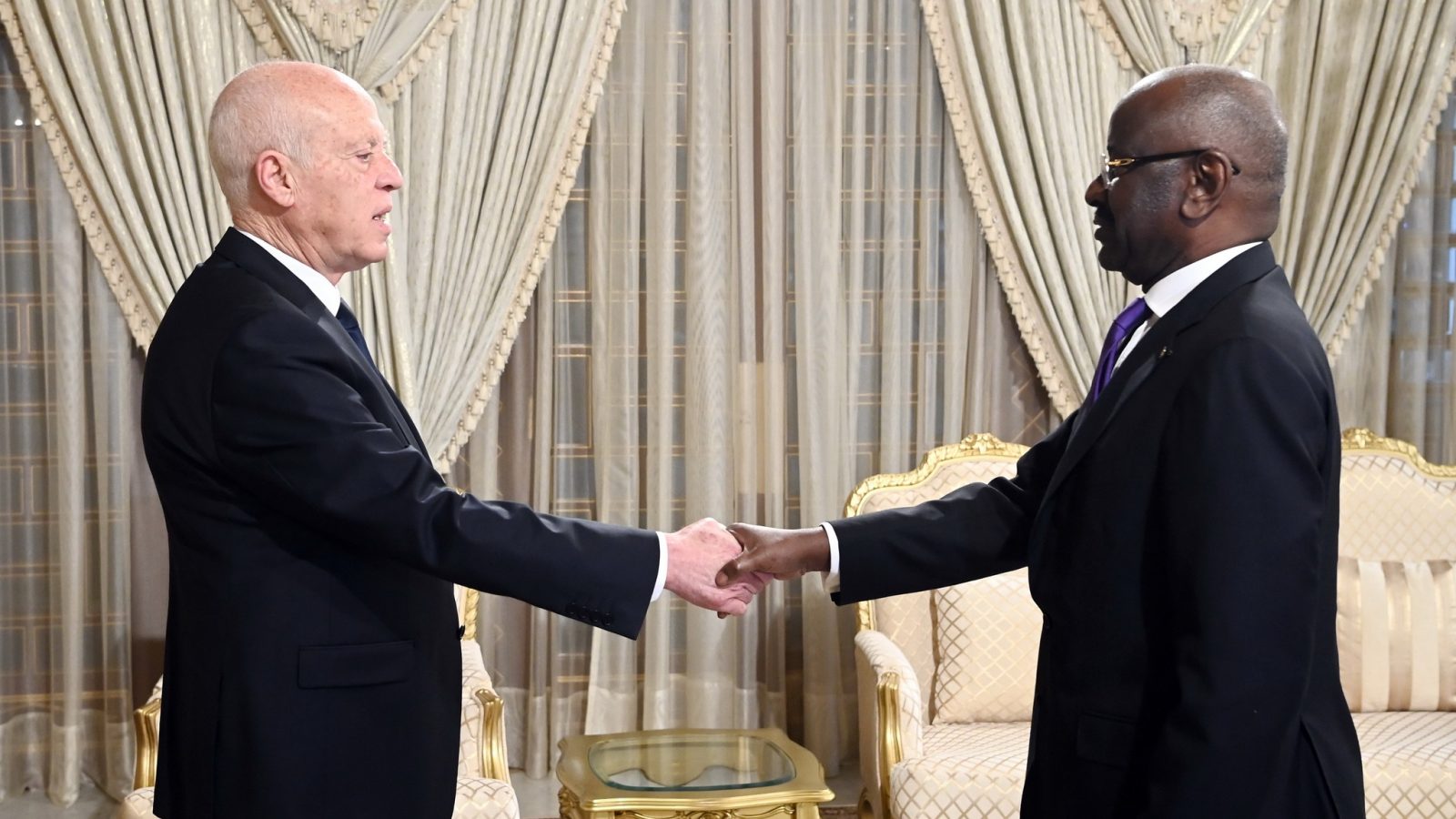 الرئيس قيس سعيد يتسلم رسالة من رئيس موريتانيا