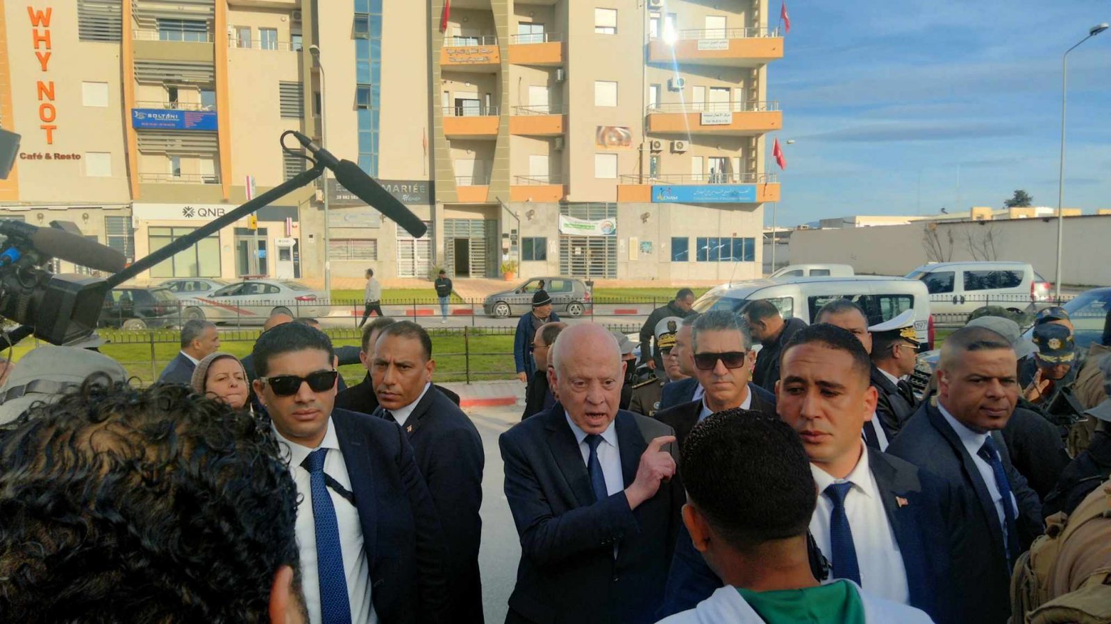 بعد القيروان.. سعيّد يتجه إلى سليانة (فيديو)