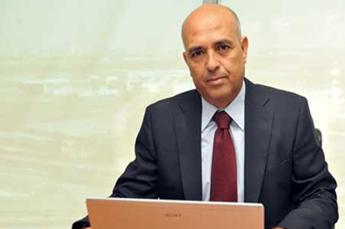 بلحسن مالوش مشرفا على الإدارة الفنية الوطنية لكرة القدم