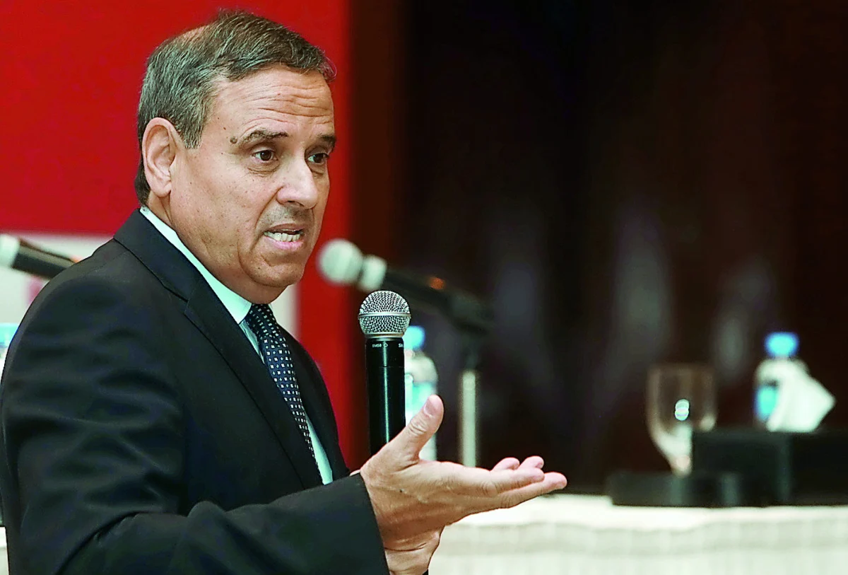 تعيين نـاجي الجويني مشرفا عاما على قطاع التحكيم في تونس