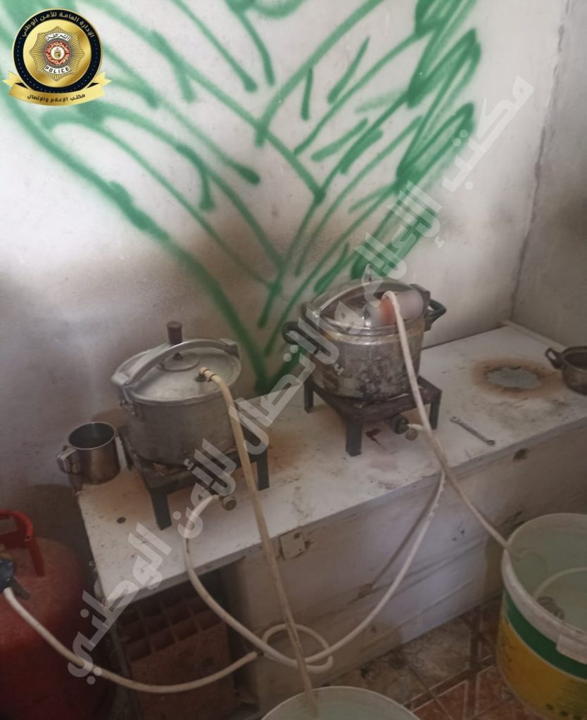 حجز 350 لترا من الـبوخة وإيقاف 5 أشخاص