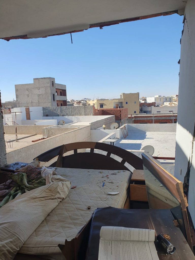 صور.. انفجار بمنزل في قابس وهذا السبب