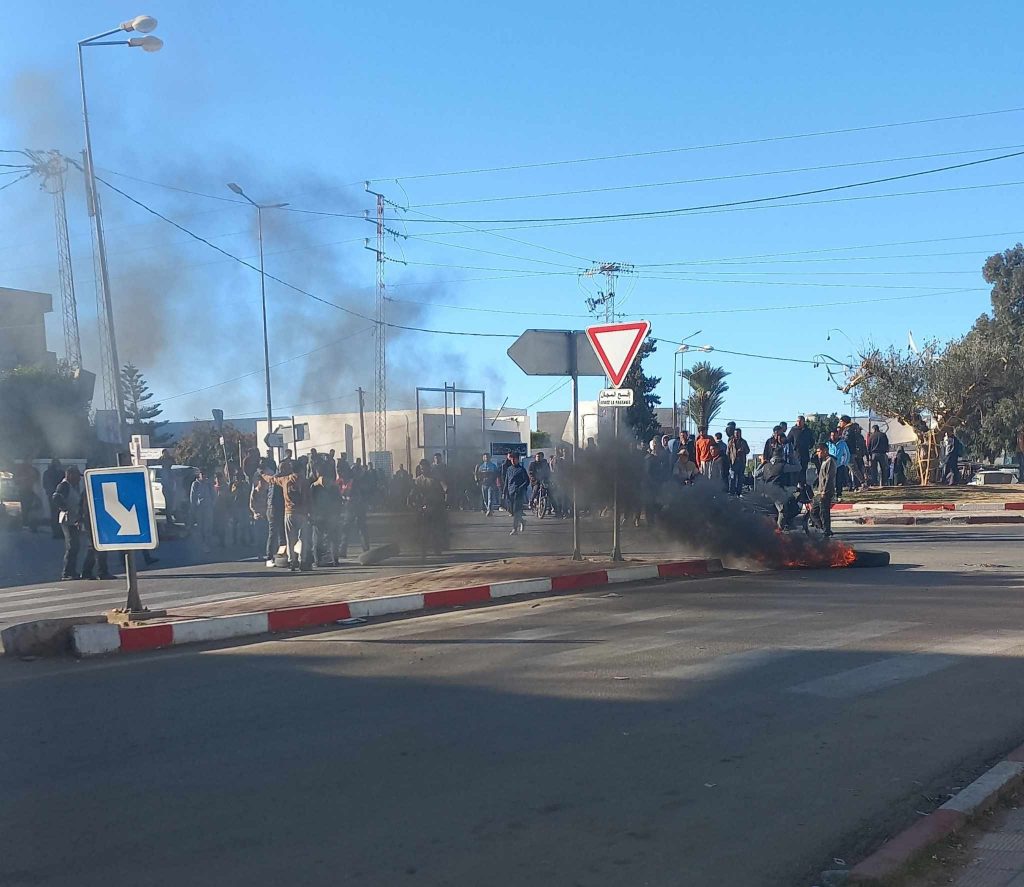 فقدان قارب هجرة على متنه 37 شخصا