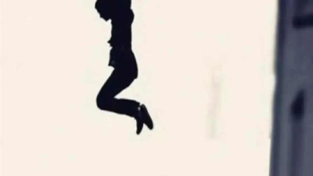 مفاجآت وراء انتحار شقيقتين من أعلى برج سكني في مصر