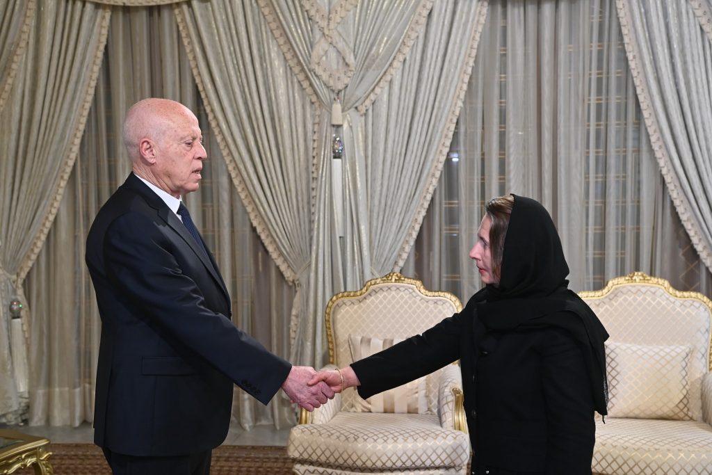 من هي وزيرة الصناعة والطاقة والمناجم الجديدة؟