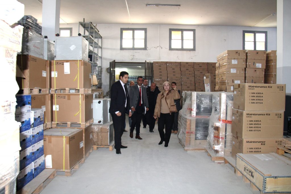 وزيرة العدل في زيارة تفقدية لمستودع الأثاث والتجهيزات ببن عروس