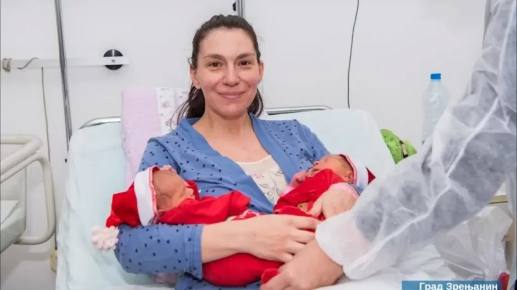 ولادة توأمين في عامين مختلفين.. إليك القصة!