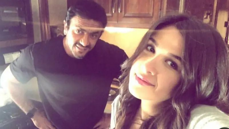 بعد نقله للمستشفى.. ياسمين عبد العزيز تزور أحمد العوضي