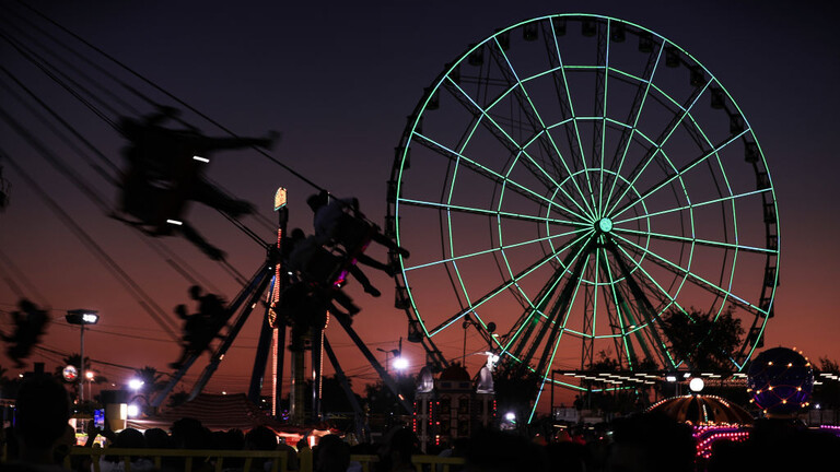 فيديو/ إصابة 18 شخصا نتيجة سقوط لعبة بمدينة ملاهي فيديو/ إصابة 18 شخصا نتيجة سقوط لعبة بمدينة ملاهي