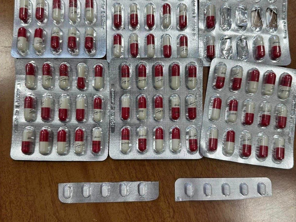 الحرس يحجز أقراص مخدرة بـ”لواج” وحافلة (صور) الحرس يحجز أقراص مخدرة بـ”لواج” وحافلة (صور)