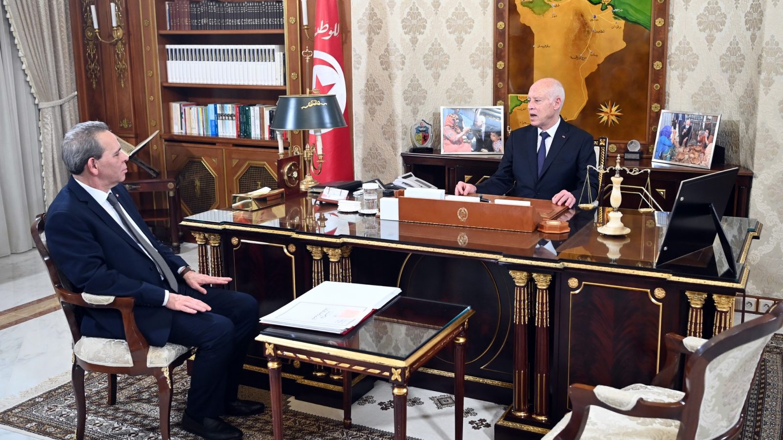 مجددا/ الرئيس يطالب بمراجعة عددا من كراسات الشروط