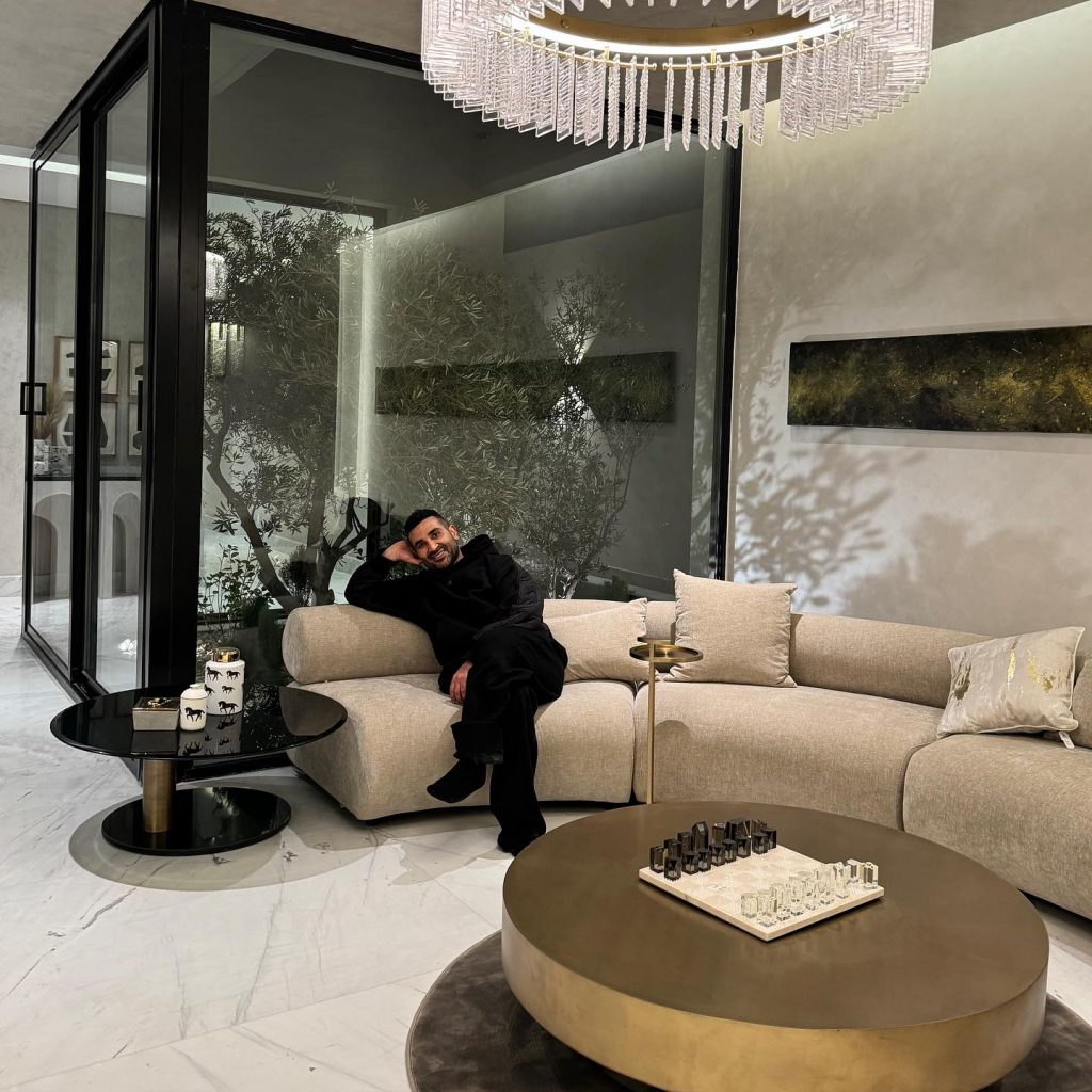 السعودية تُهدي الفنان أحمد سعد منزلا فخما