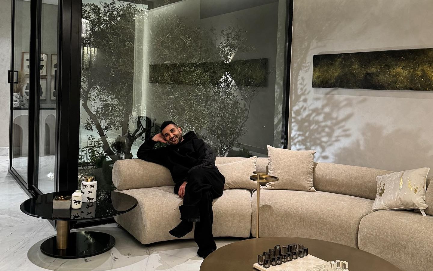 السعودية تُهدي الفنان أحمد سعد منزلا فخما