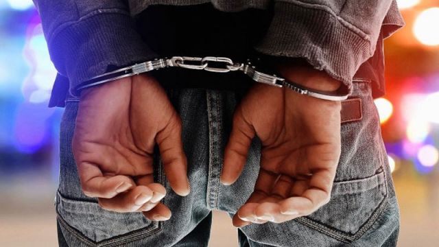 العاصمة/ القبض على مفتش عنه في عدة قضايا