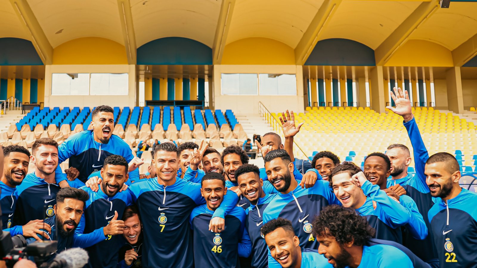 أتم 39 عاماً.. النصر يحتفل بعيد ميلاد رونالدو (فيديو) أتم 39 عاماً.. النصر يحتفل بعيد ميلاد رونالدو (فيديو)