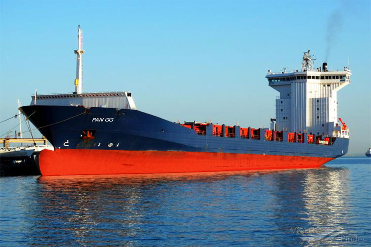 بشكل متواصل.. سفينة شحن مصرية تنقل بضائع الى إسـ.رائيل