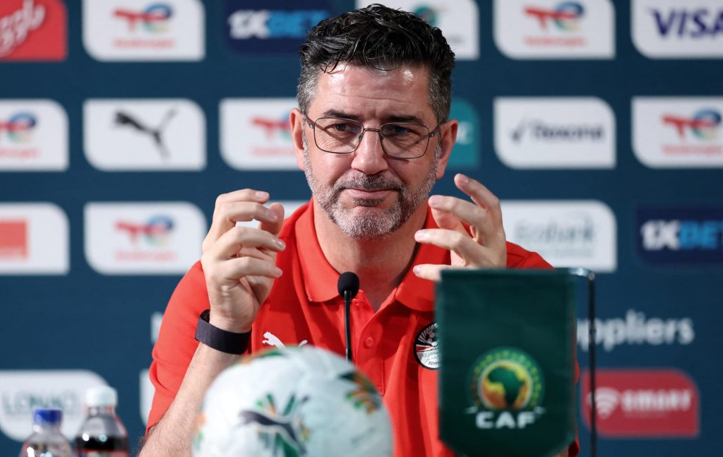 بعد عثرة الكان.. الاتحاد المصري يُنهي مهام البرتغالي روي فيتوريا