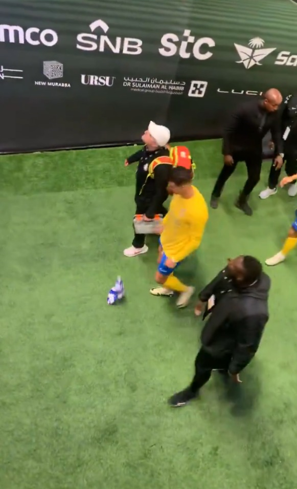 حركة غير أخلاقية من رونالدو تثير الجدل