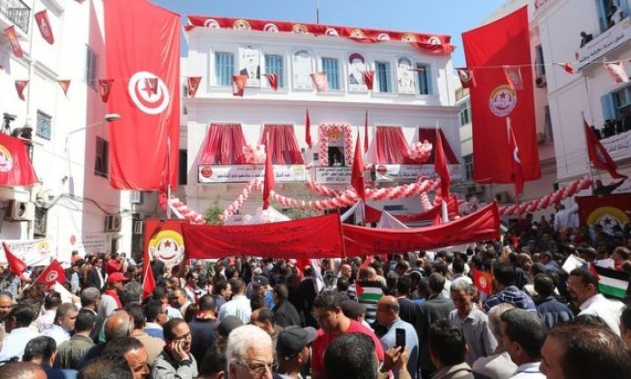 تجمّع احتجاجي لأعوان القطاع العام.. استعراض قوة من اتحاد الشغل مؤجل التنفيذ أم تمهيد للاضراب؟