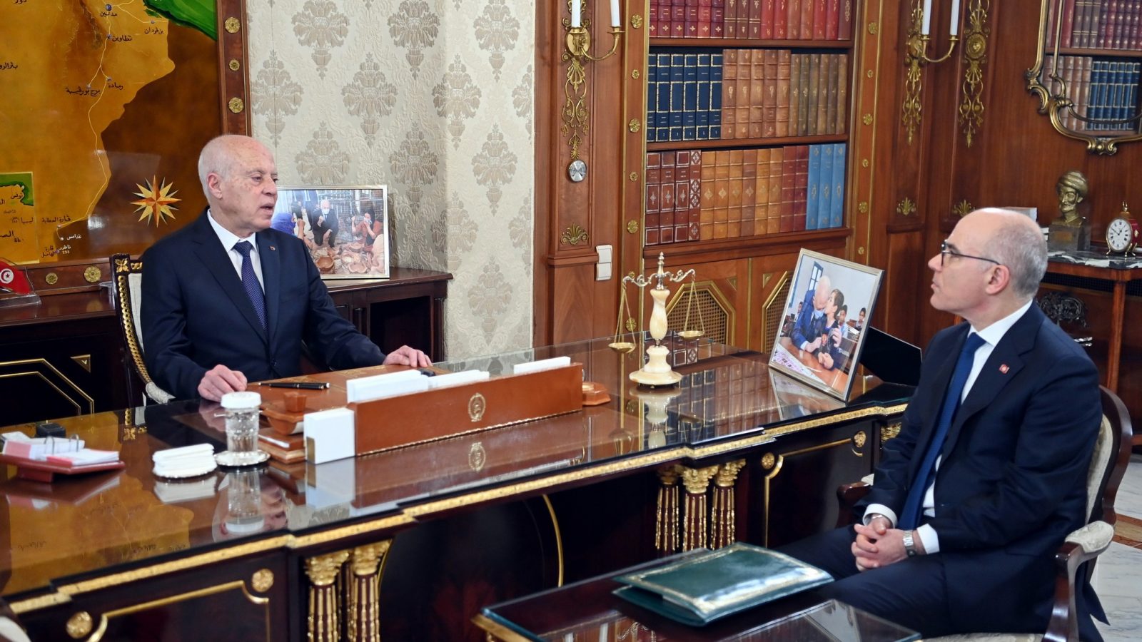 رئيس الجمهورية: التدخل في الشأن الليبي لا يزيد الأوضاع الا تعقيدا رئيس الجمهورية: التدخل في الشأن الليبي لا يزيد الأوضاع الا تعقيدا