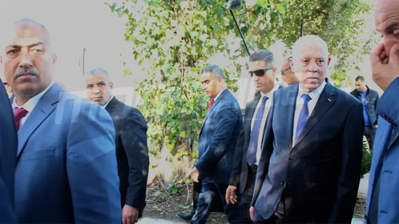 سعيّد في زيارة غير مُعلنة لمسبح البلفيدير