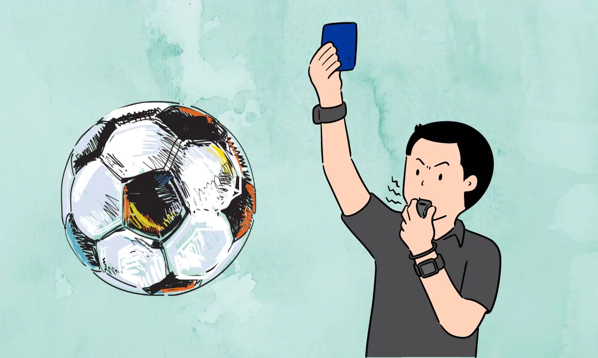 شاهد/ البطاقة الزرقاء تدخل عالم كرة القدم .. ما قصة العقوبة الجديدة؟