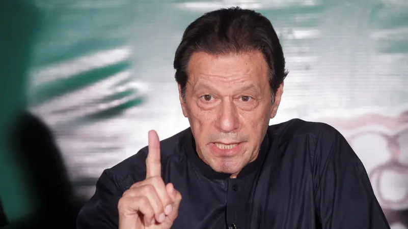 عمران خان من سجنه.. سأختار رئيس وزراء حكومة باكستان القادمة