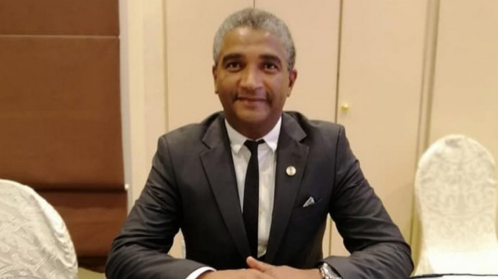 كمال دقيش.. لا دخل للوزارة في جامعة كرة القدم