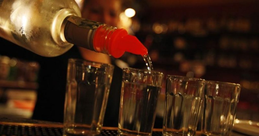 مسح وطني.. تراجع نسبة استهلاك الكحول لدى الرجال وتضاعفها لدى النساء