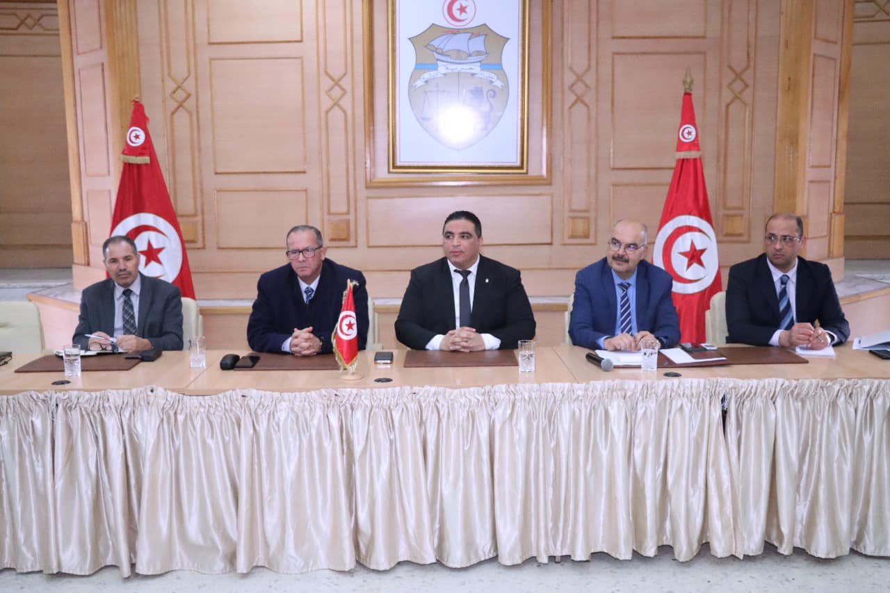 والي بن عروس يحُث على رفع شعار “مرحبا” والي بن عروس يحُث على رفع شعار “مرحبا”