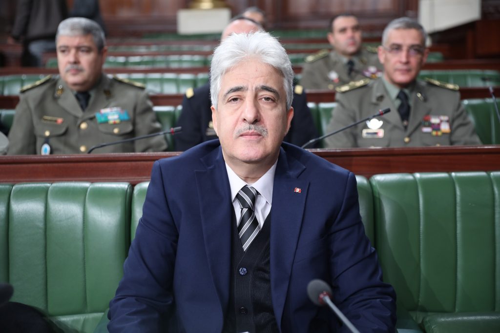 وزير الدفاع ... لهذا السبب قررنا اعفاء فئة من الشباب من الخدمة العسكرية