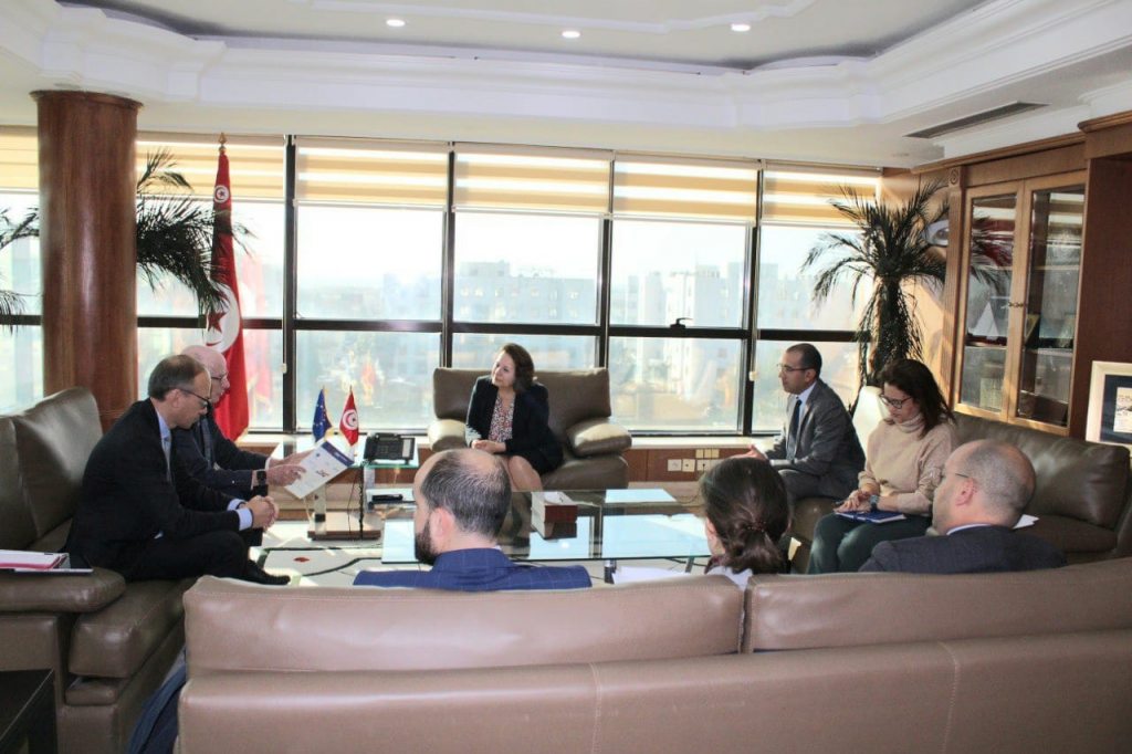 الاتحاد الأوروبي يؤكد مواصلة دعمه لقطاعات المناجم والطاقة في تونس الاتحاد الأوروبي يؤكد مواصلة دعمه لقطاعات المناجم والطاقة في تونس