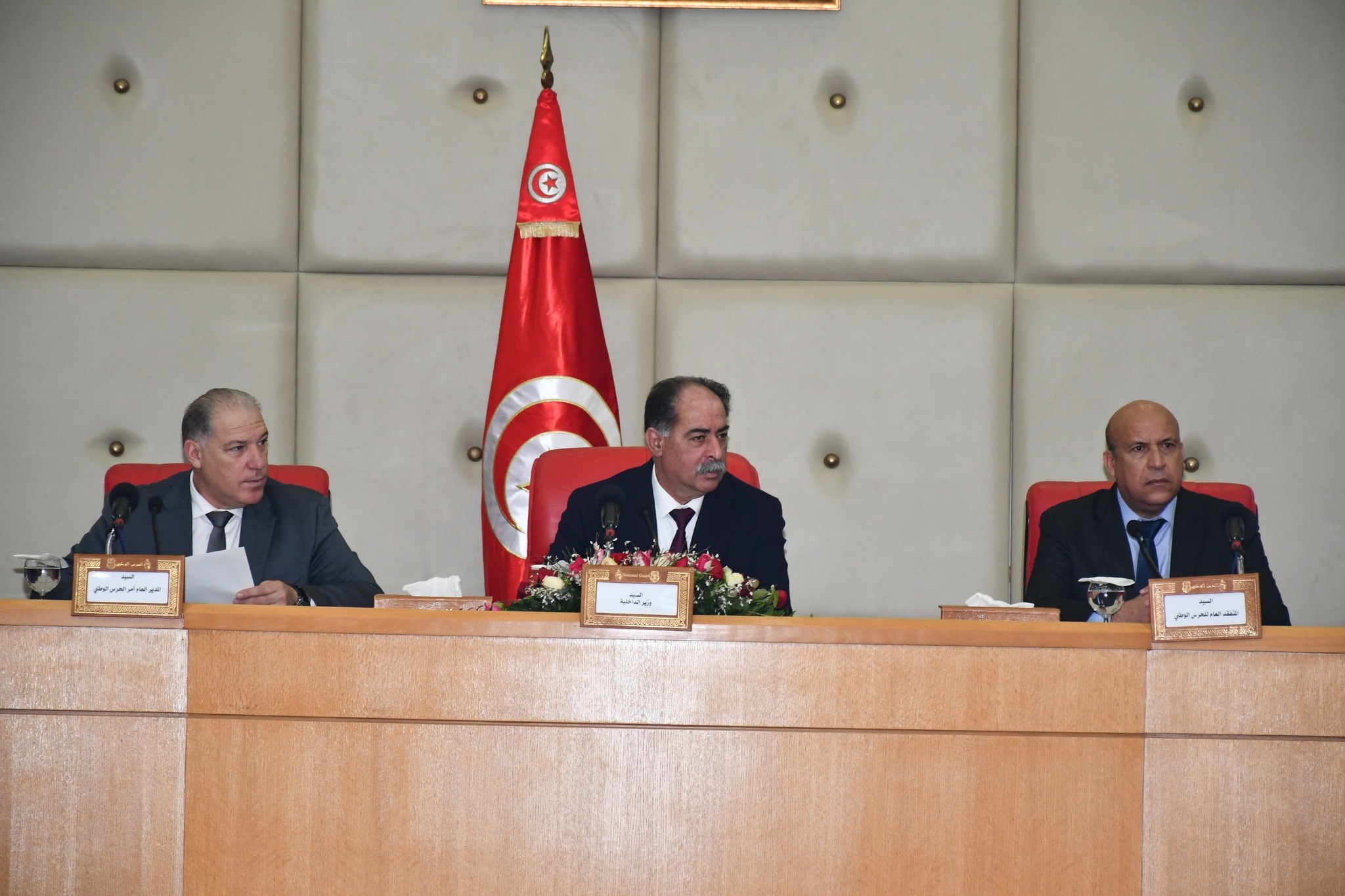 هذا ما طالب به وزير الداخلية رؤساء مناطق الحرس