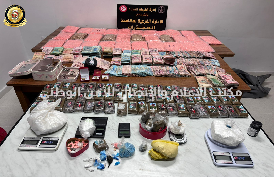 ايقاف امرأة وشريكها يروجان المخدرات في الاحياء الراقية والمطاعم الفاخرة