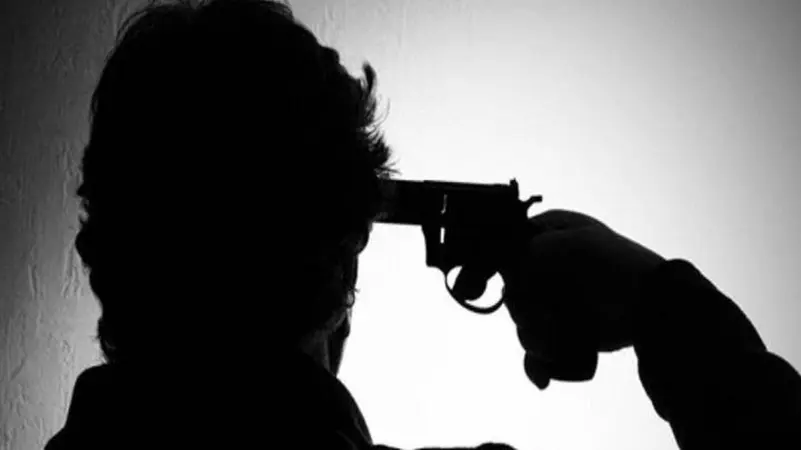 بأول يوم رمضان.. يقتل زوجته ويحاول الانتحار