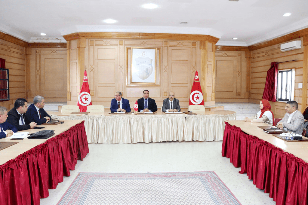بن عروس/ الوالي يدعو لقلع الاعشاب الطفيلية وانجاح خطة مقاومة الحشرات