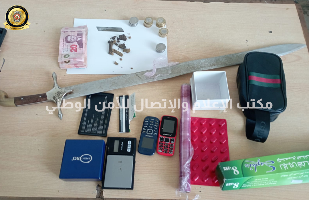 جبل الجلود.... مُروجة مخدرات ومستهلكين في قبضة الامن