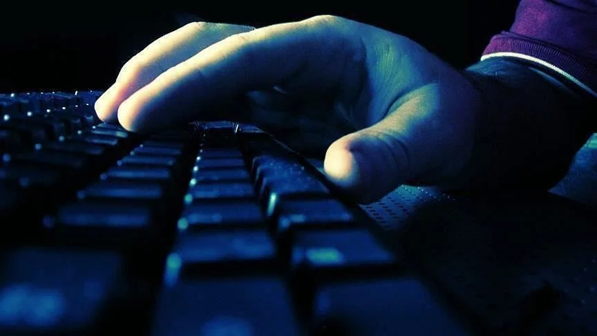 استدراج أطفال عبر الأنترنات.. تحديد هويّة طفلين