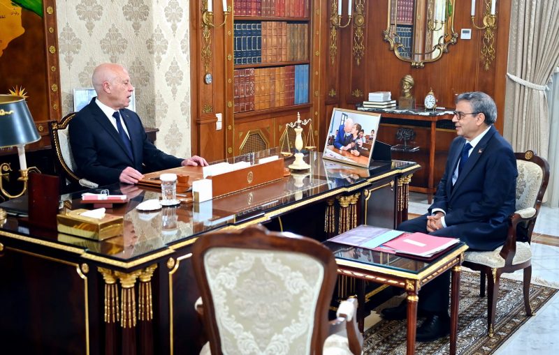 الرئيس يدعو لجنة التحاليل المالية لمضاعفة الجهود لوضع حد للتمويلات غير الشرعية