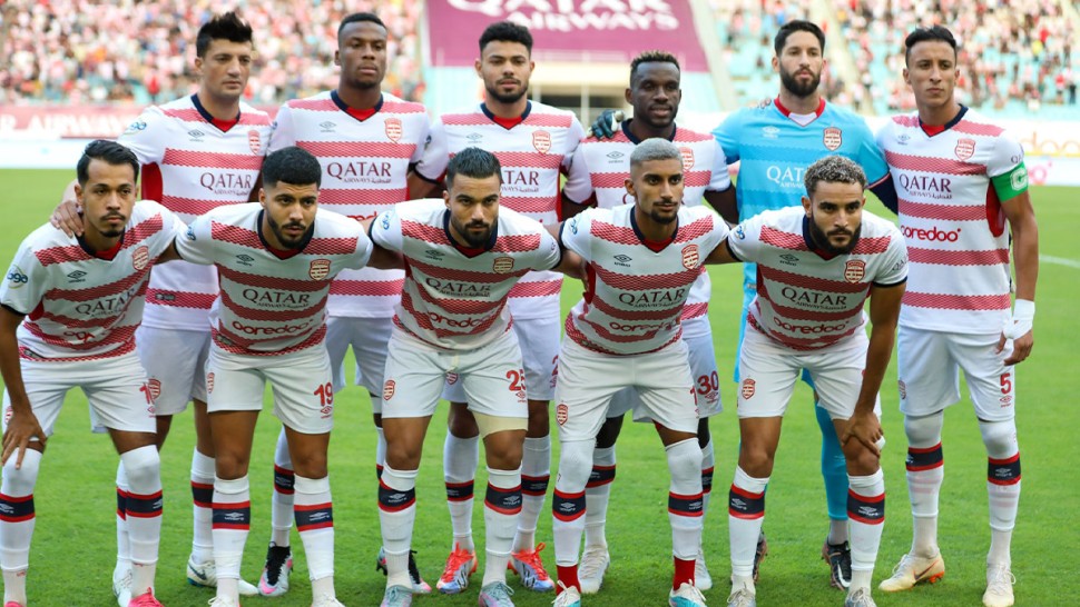 لاعبو الإفريقي يضربون عن التمارين